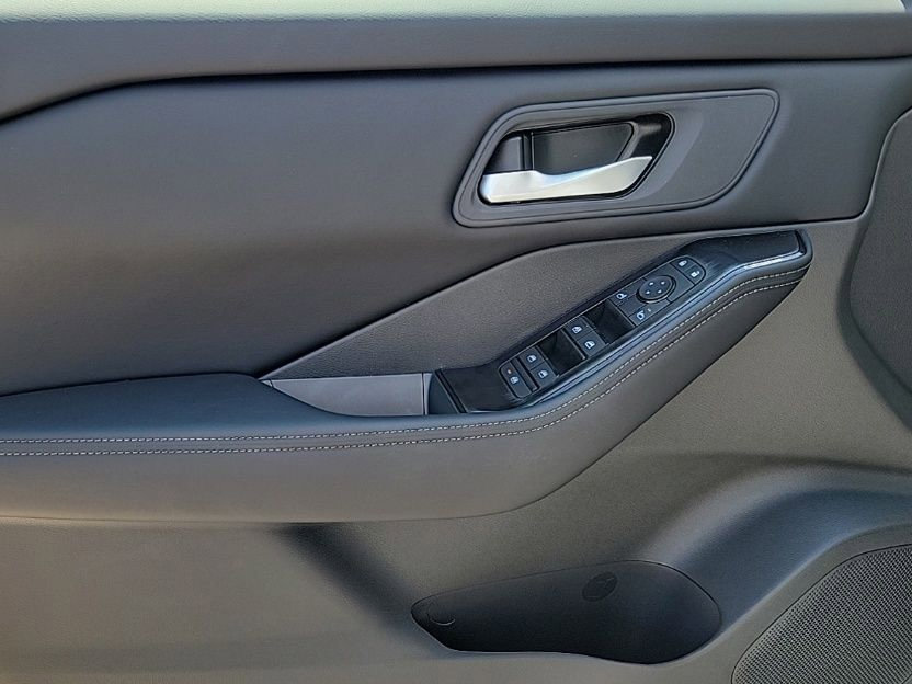 Thumbnail: 2026 Nissan Rogue - 25