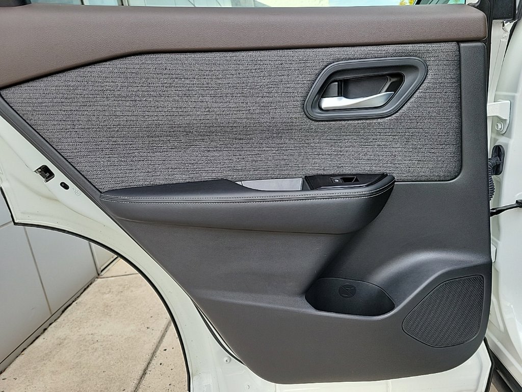 Thumbnail: 2022 Nissan Rogue - 24