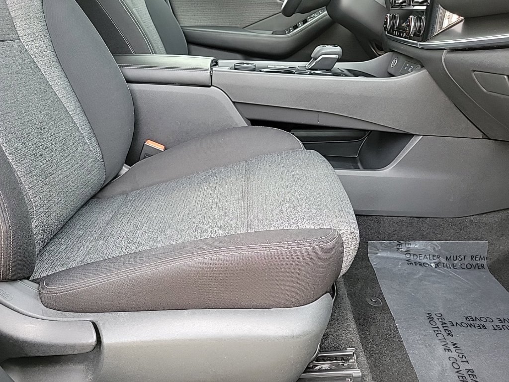 Thumbnail: 2022 Nissan Rogue - 9