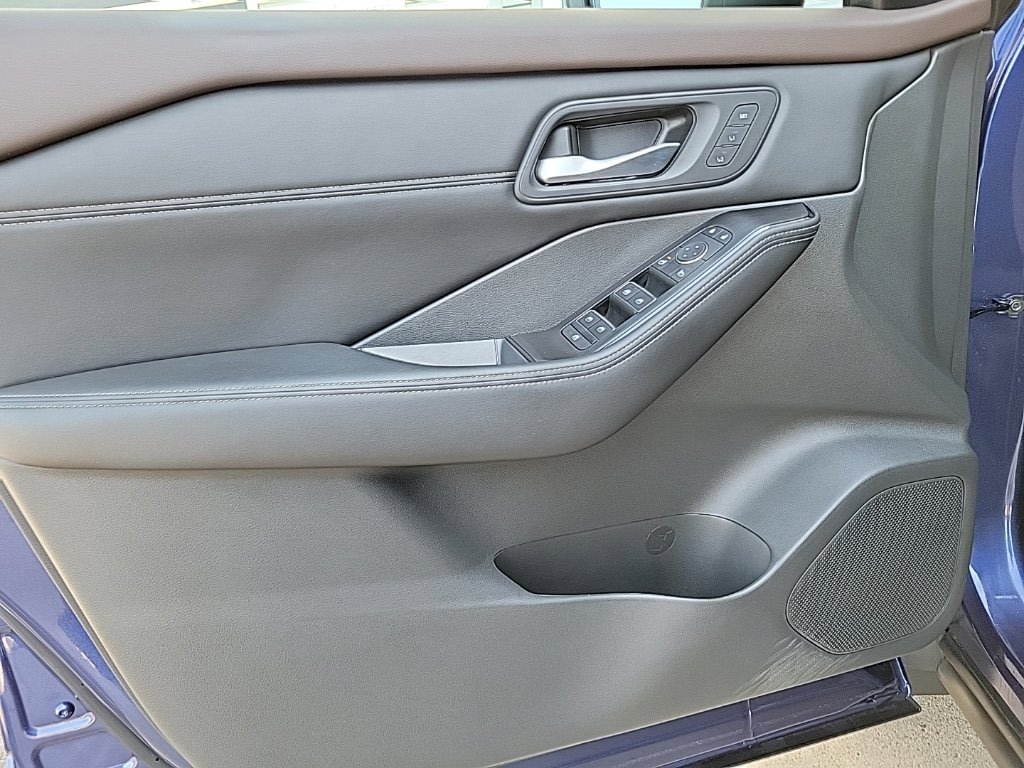 Thumbnail: 2022 Nissan Rogue - 27