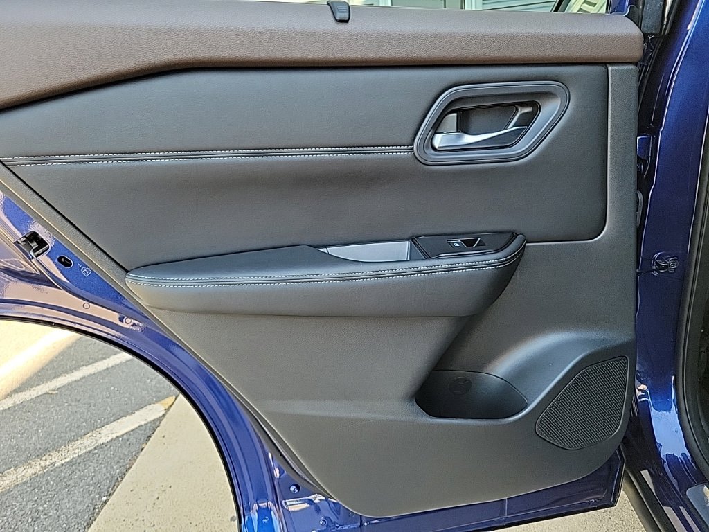 Thumbnail: 2022 Nissan Rogue - 26