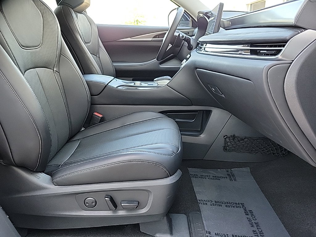 Thumbnail: 2023 INFINITI QX60 - 11