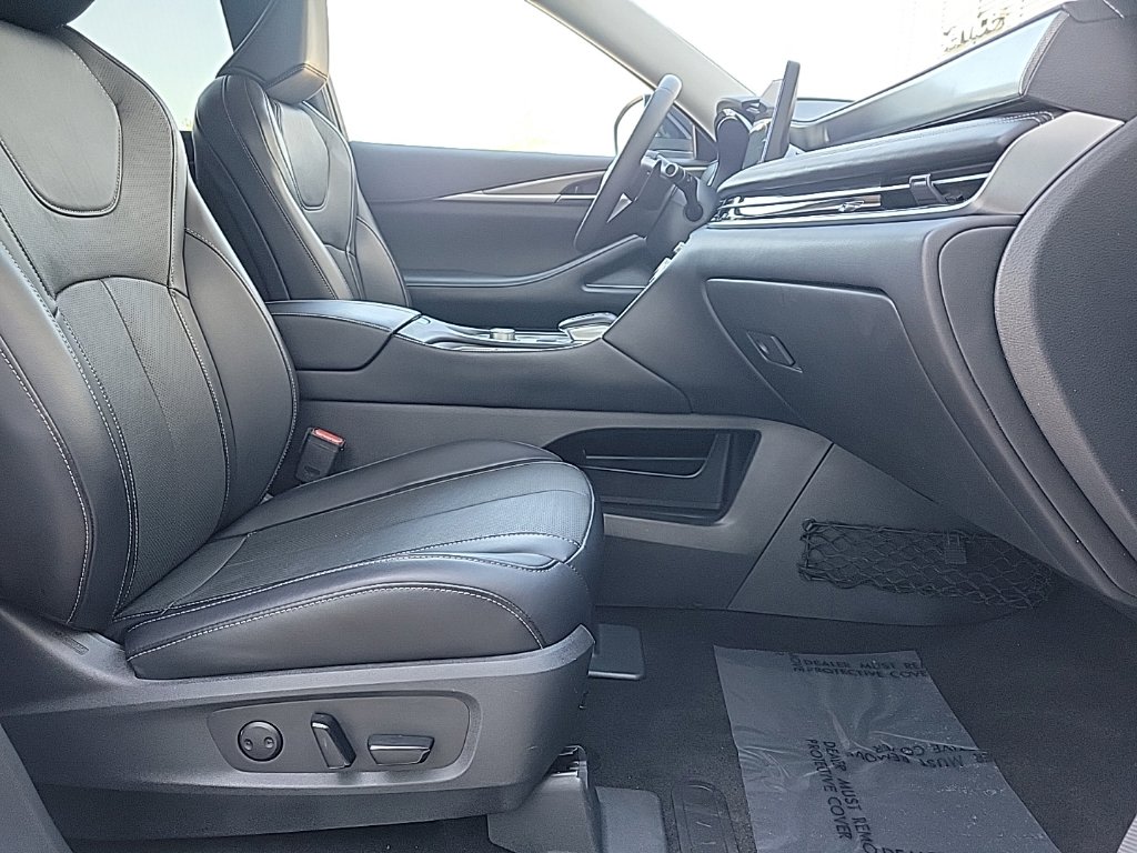 Thumbnail: 2023 INFINITI QX60 - 11