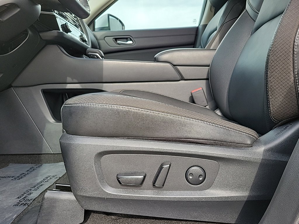 Thumbnail: 2025 Nissan Pathfinder - 19