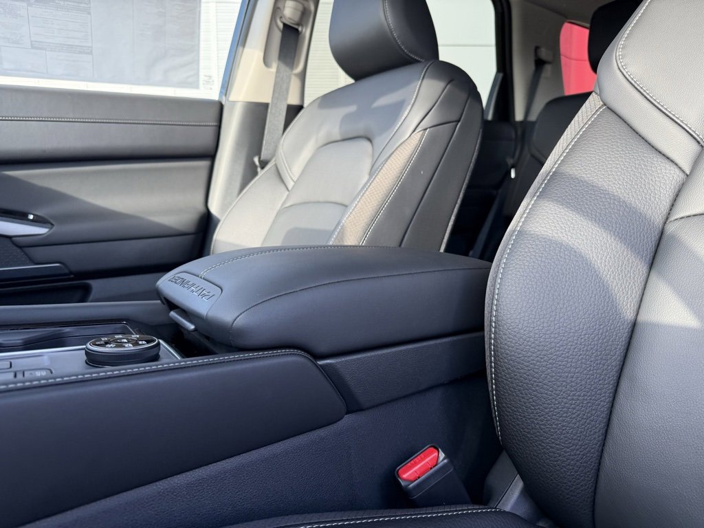 Thumbnail: 2025 Nissan Pathfinder - 10