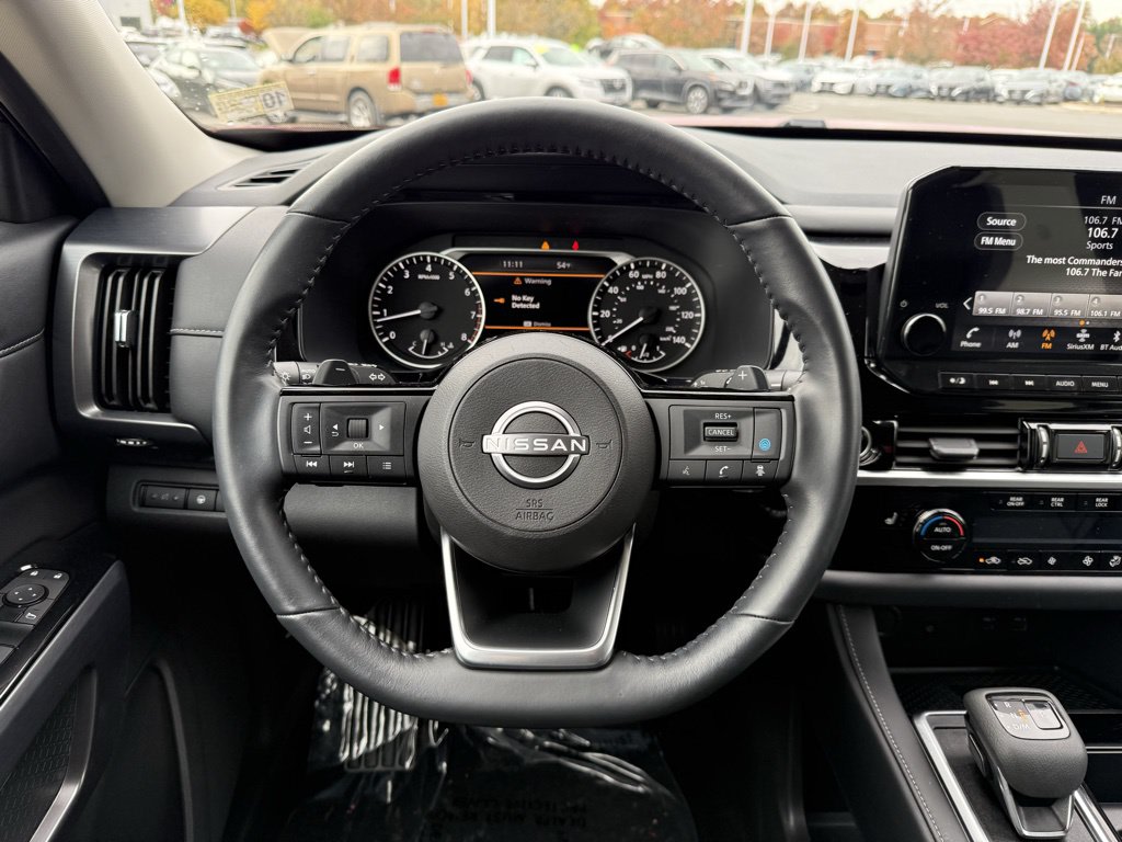 Thumbnail: 2024 Nissan Pathfinder - 10
