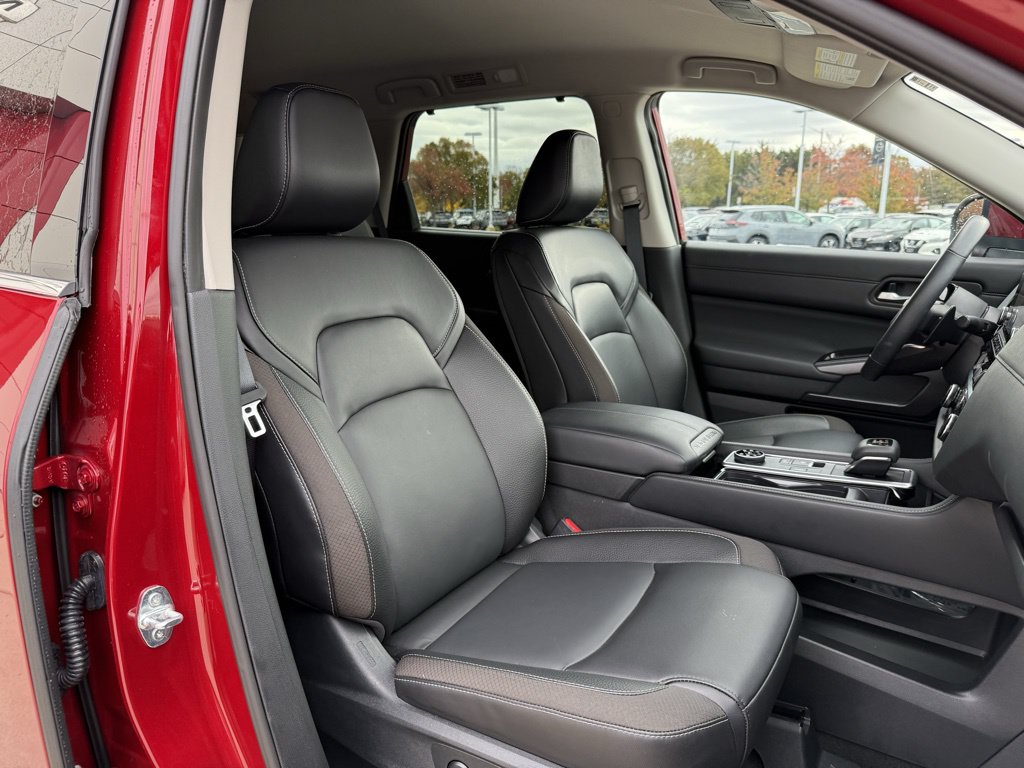 Thumbnail: 2024 Nissan Pathfinder - 12