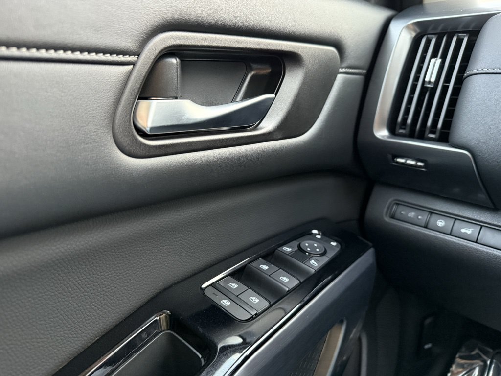 Thumbnail: 2024 Nissan Pathfinder - 23