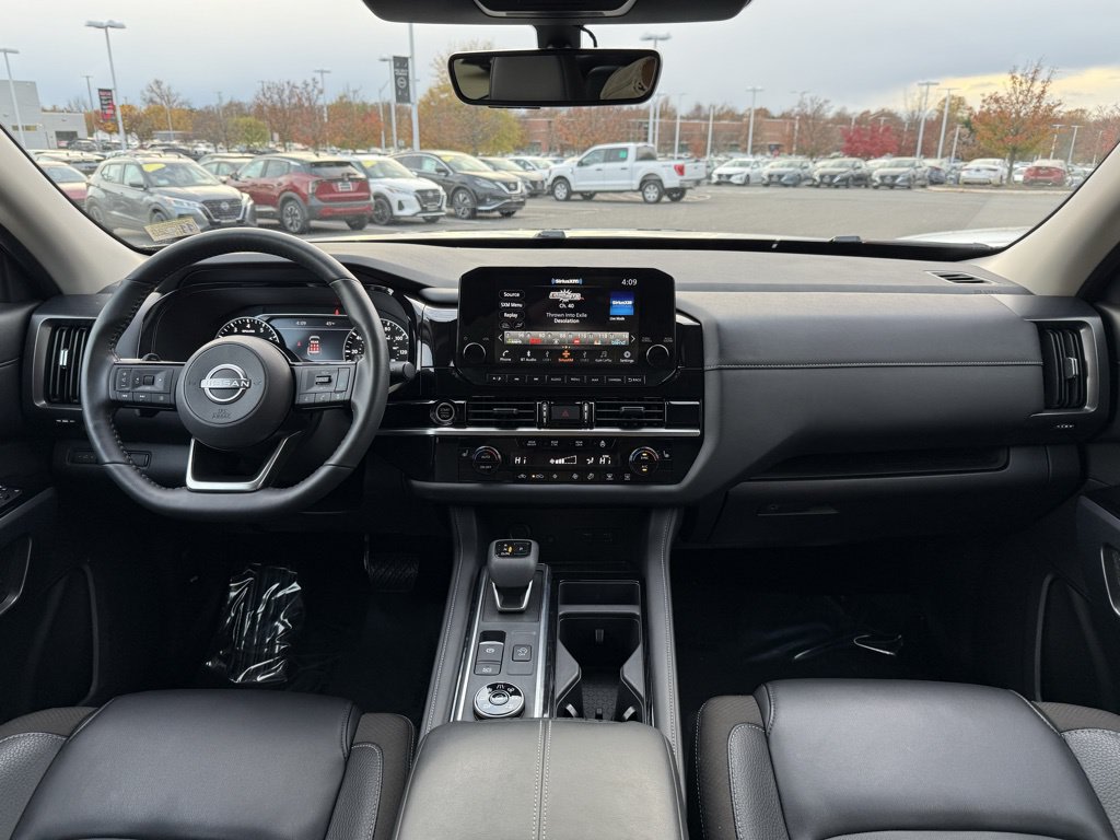 Thumbnail: 2024 Nissan Pathfinder - 2