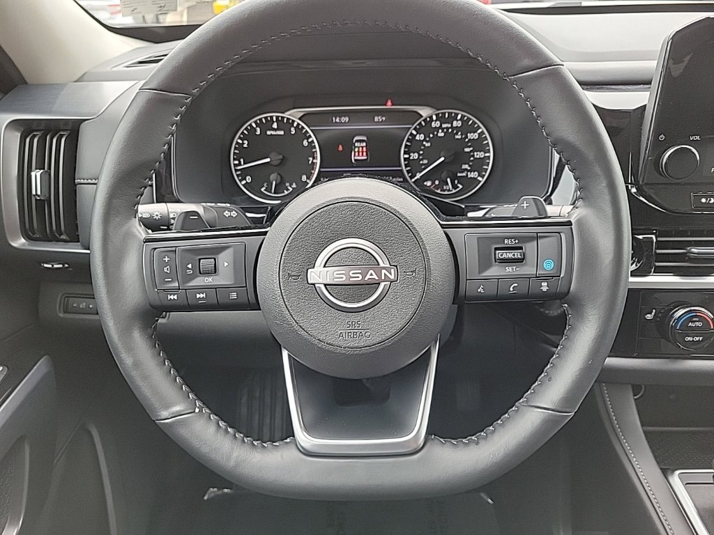 Thumbnail: 2025 Nissan Pathfinder - 2