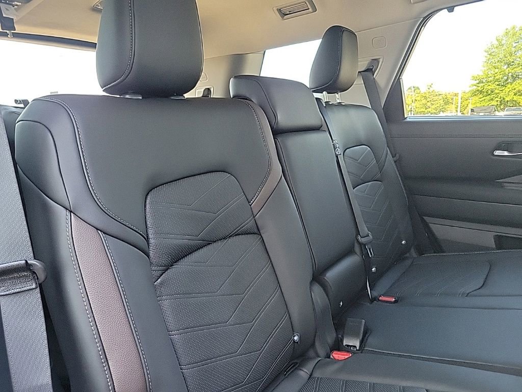 Thumbnail: 2025 Nissan Pathfinder - 10