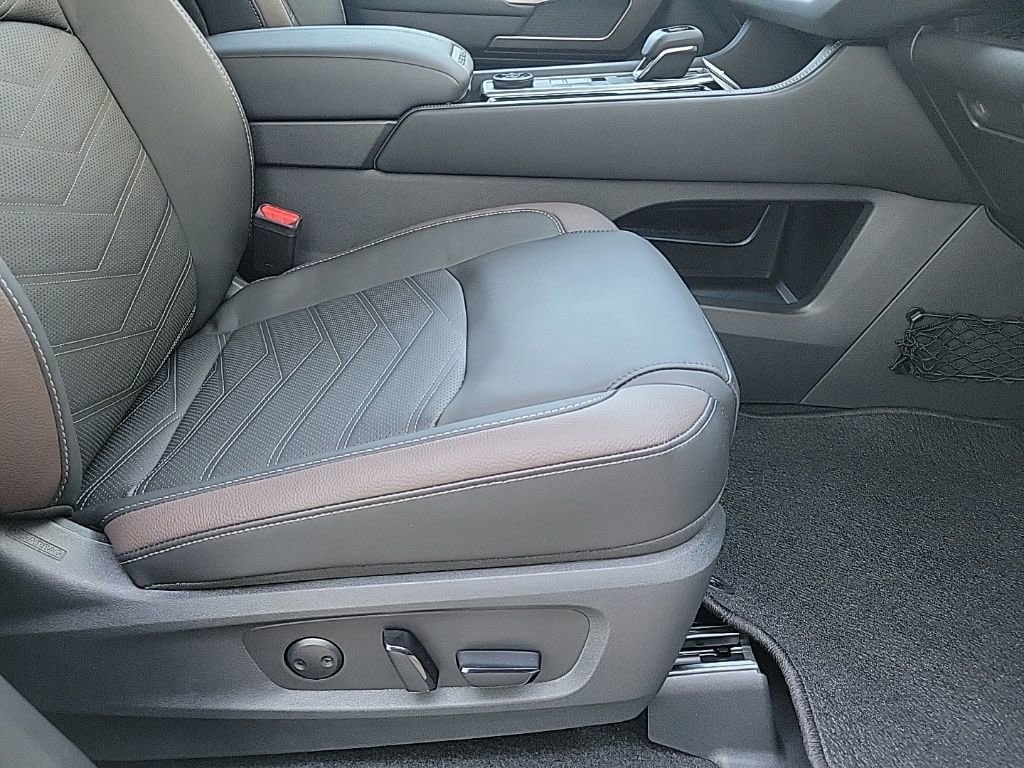 Thumbnail: 2025 Nissan Pathfinder - 18