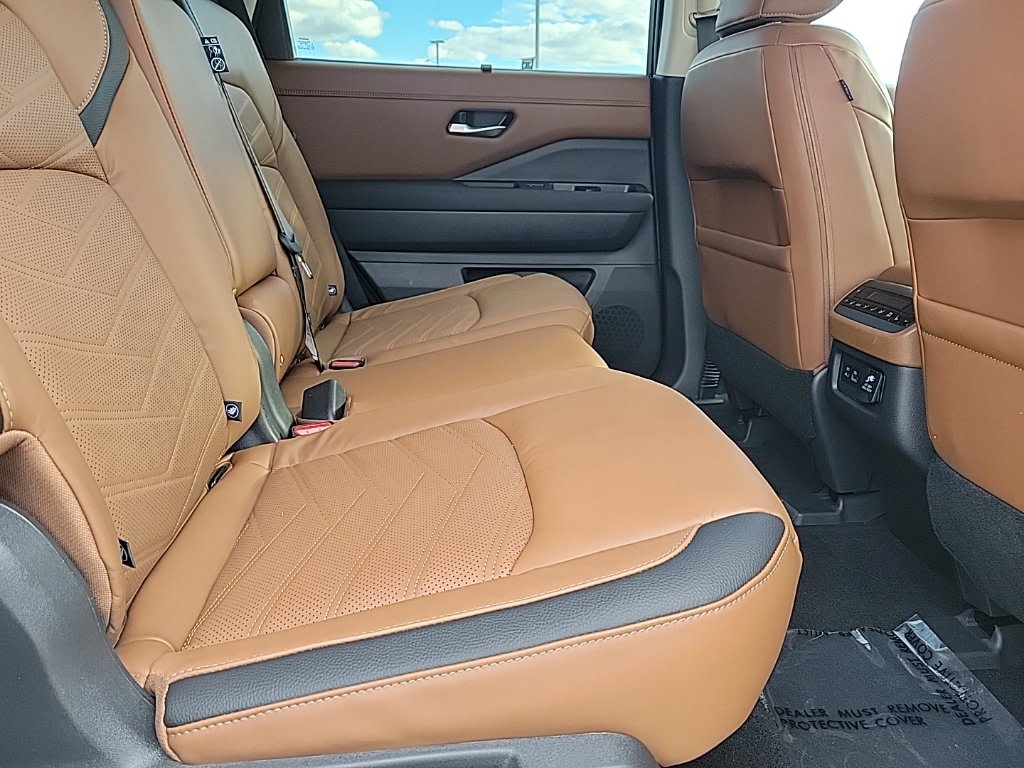 Thumbnail: 2023 Nissan Pathfinder - 11