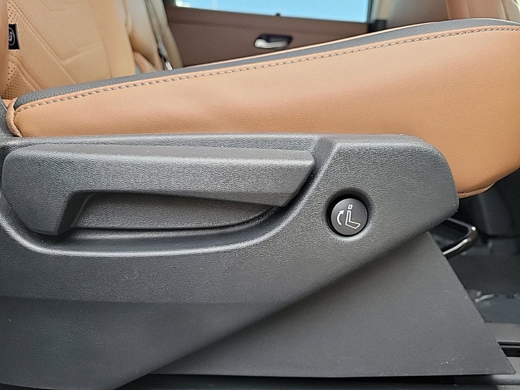 Thumbnail: 2023 Nissan Pathfinder - 24