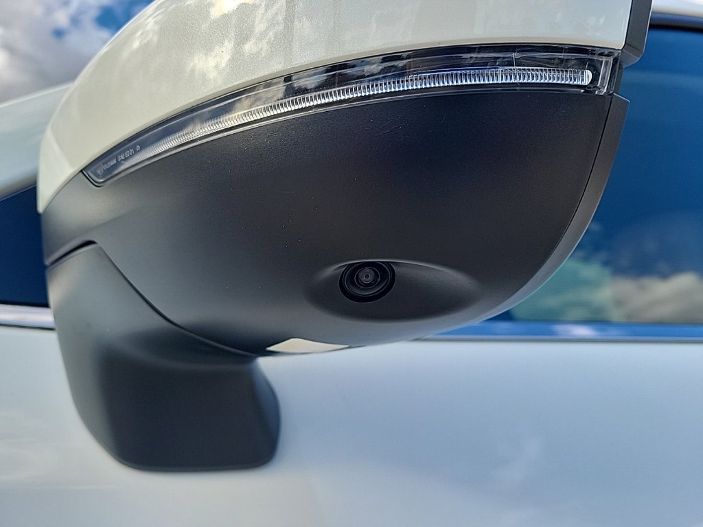 Thumbnail: 2023 Nissan Pathfinder - 21