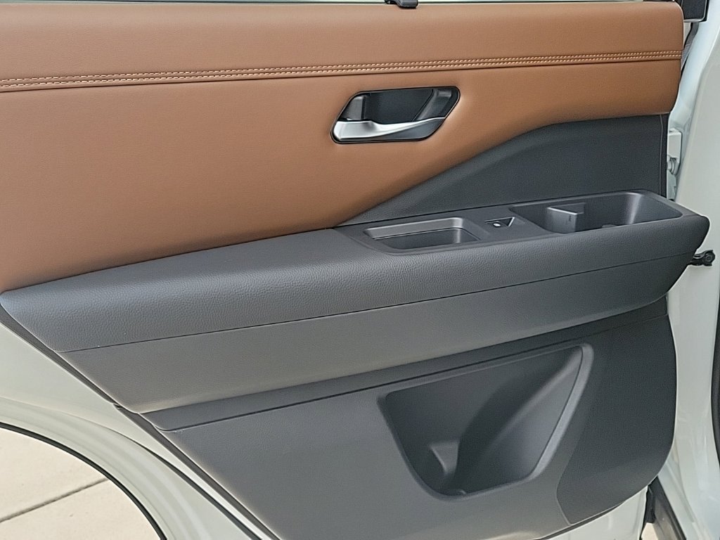 Thumbnail: 2023 Nissan Pathfinder - 40