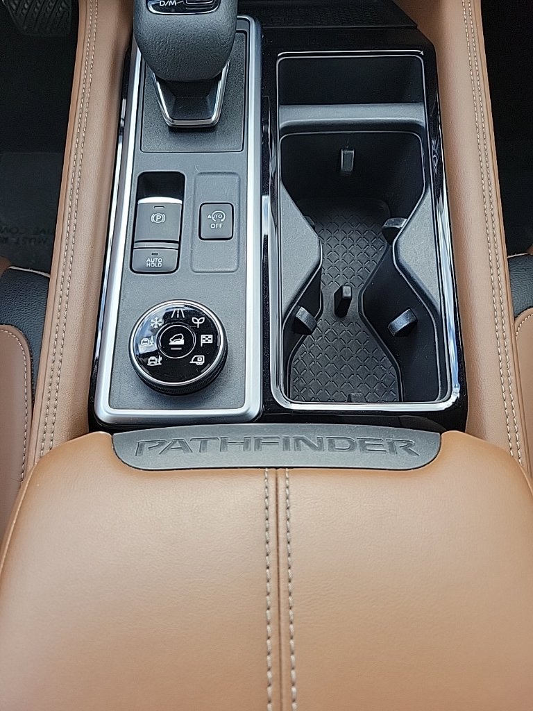 Thumbnail: 2023 Nissan Pathfinder - 31