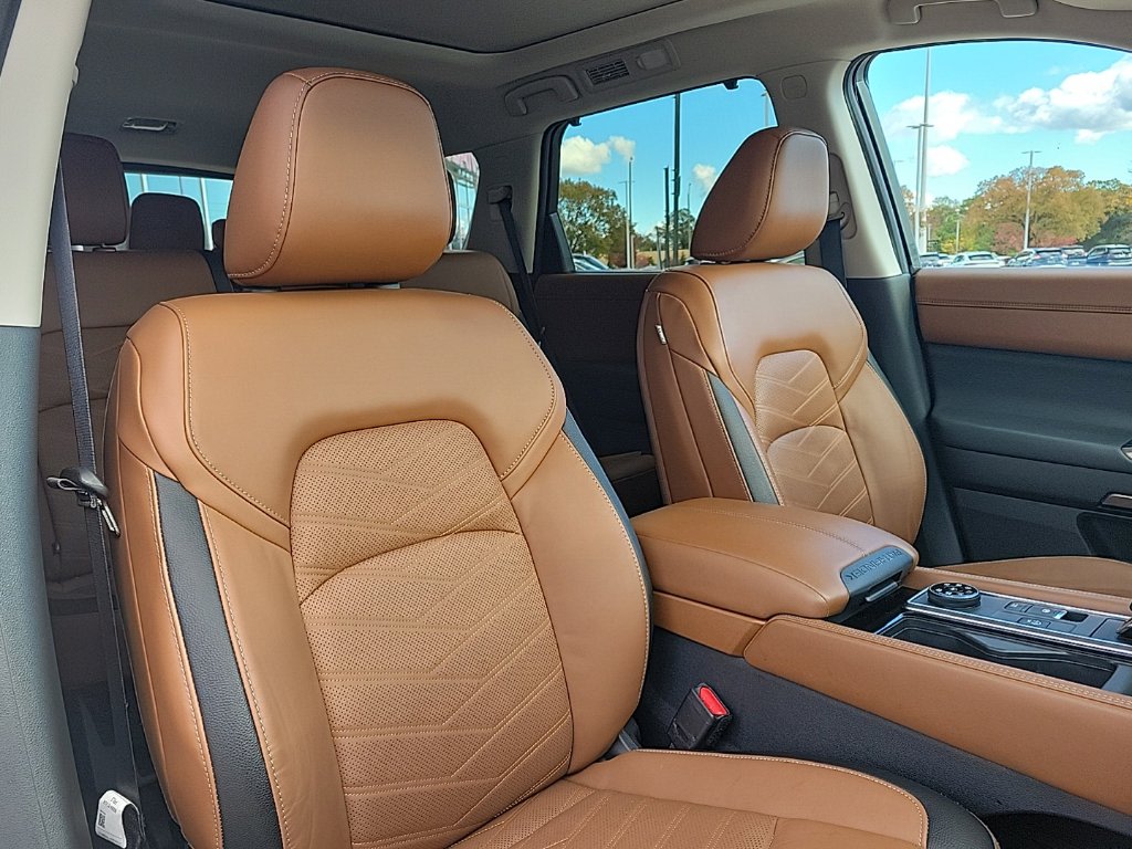 Thumbnail: 2023 Nissan Pathfinder - 9