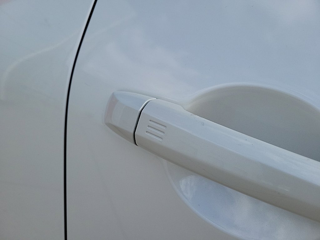 Thumbnail: 2023 Nissan Pathfinder - 20