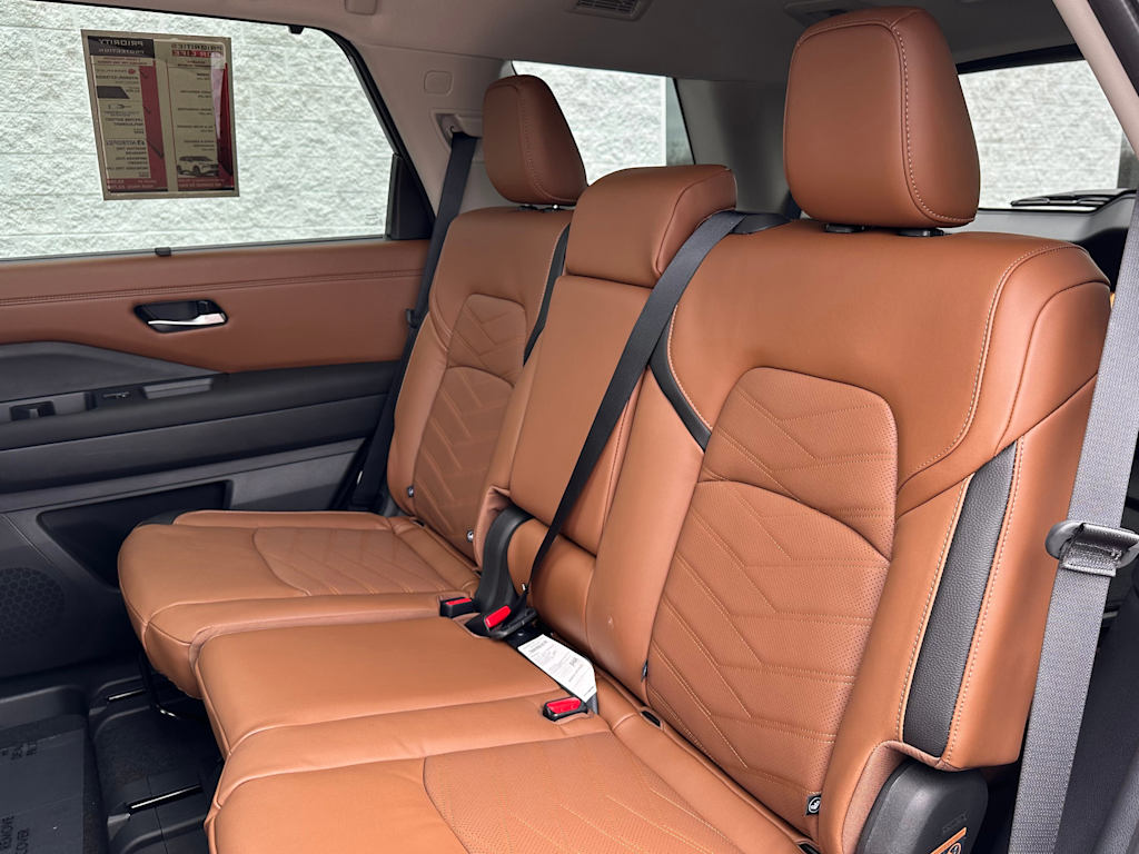 Thumbnail: 2025 Nissan Pathfinder - 12