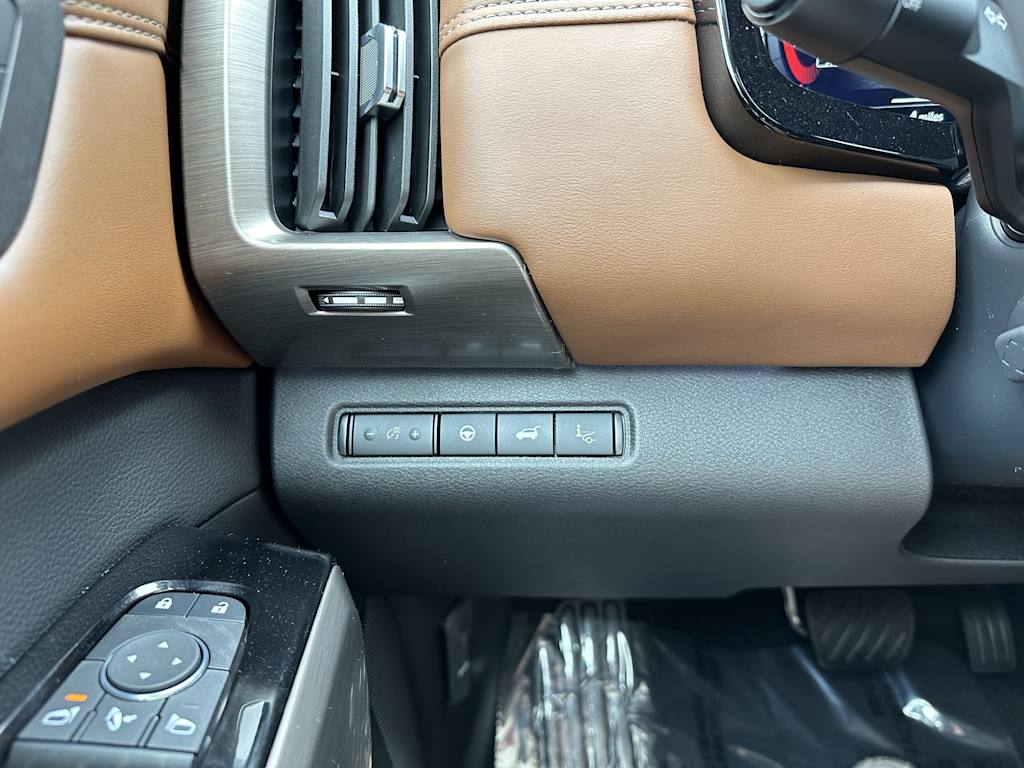 Thumbnail: 2025 Nissan Pathfinder - 23