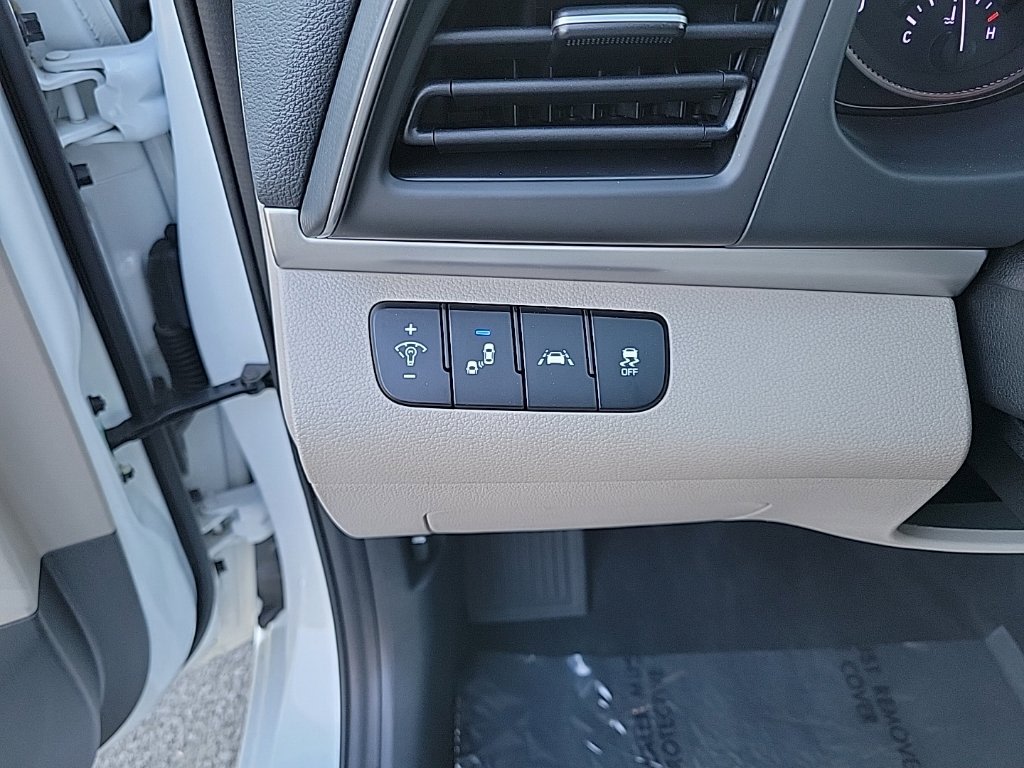Thumbnail: 2020 Hyundai Elantra - 31