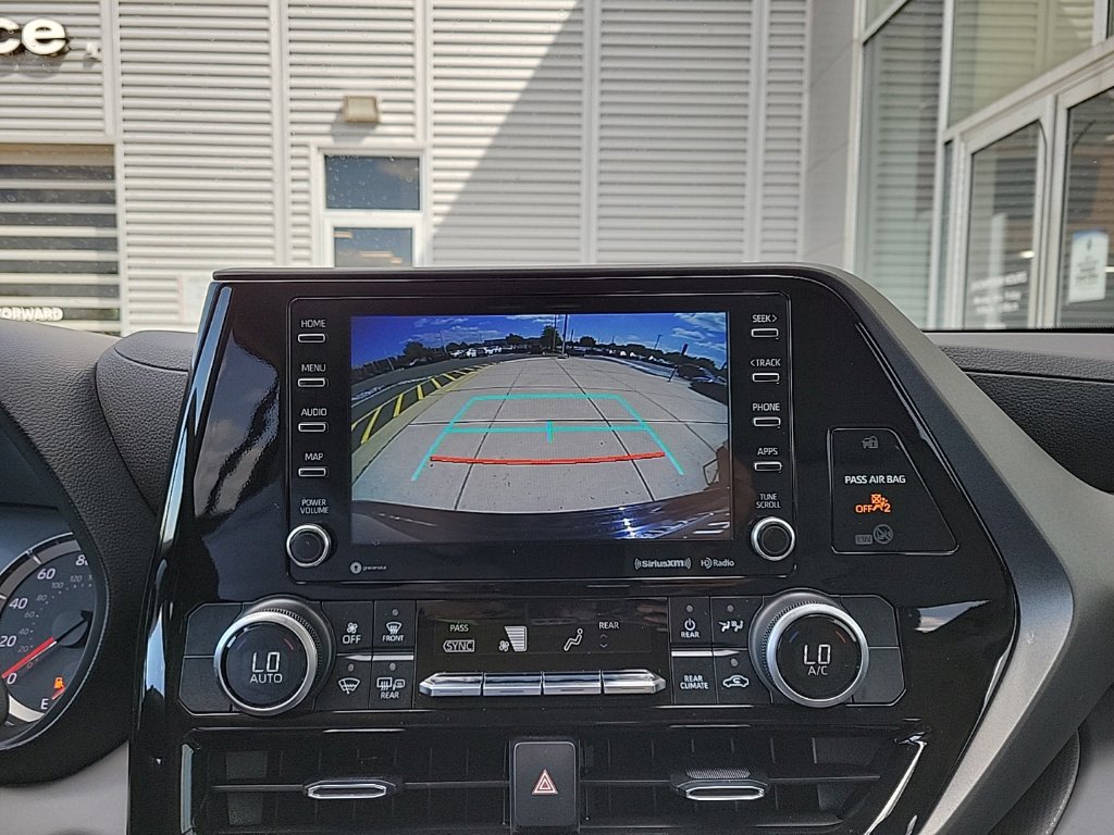 Thumbnail: 2022 Toyota Highlander - 28