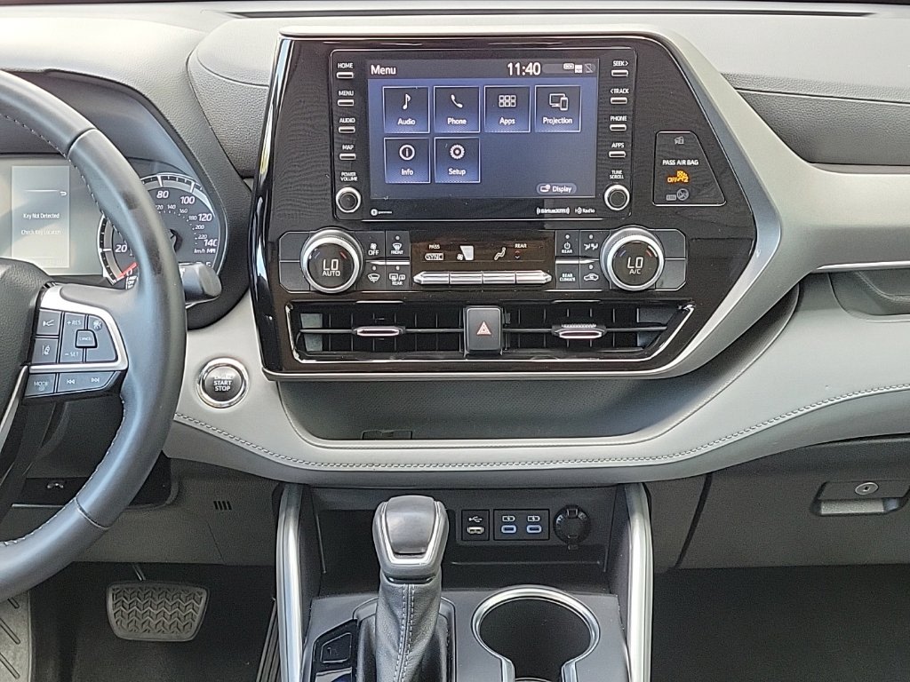 Thumbnail: 2022 Toyota Highlander - 12