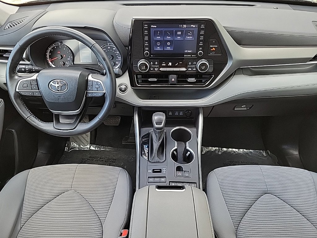 Thumbnail: 2022 Toyota Highlander - 2