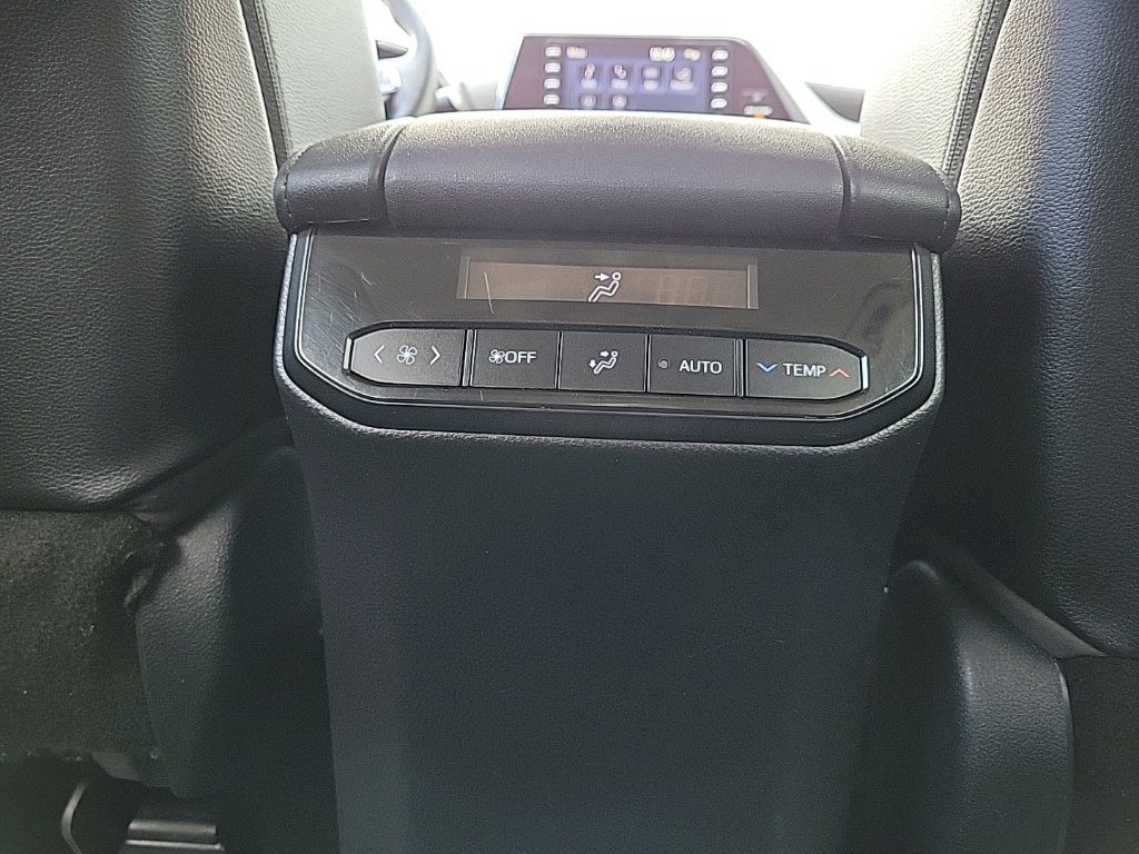 Thumbnail: 2021 Toyota Highlander - 25