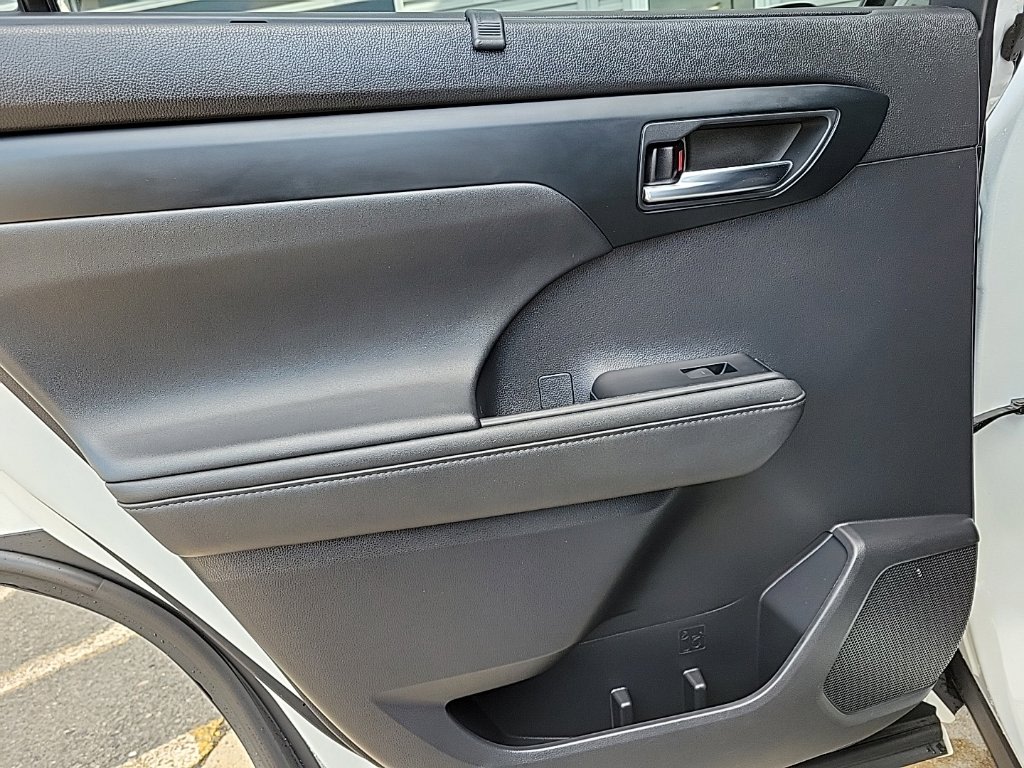 Thumbnail: 2021 Toyota Highlander - 29