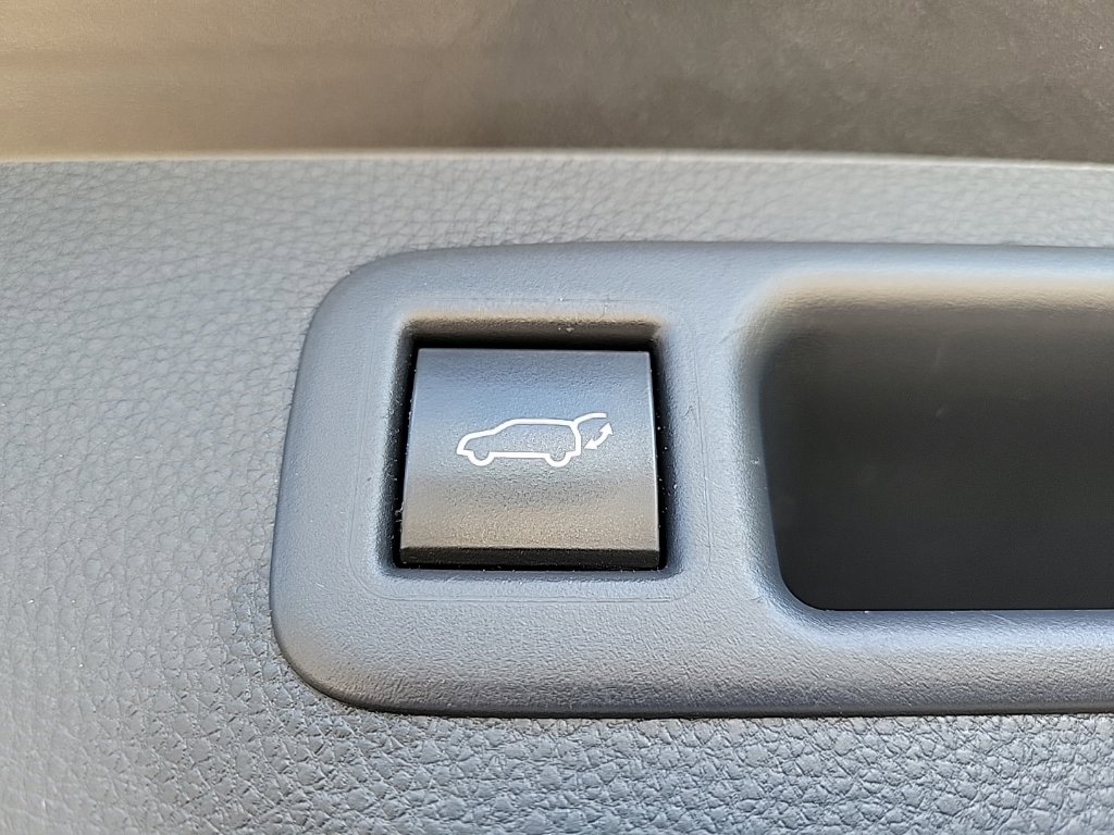 Thumbnail: 2021 Toyota Highlander - 28