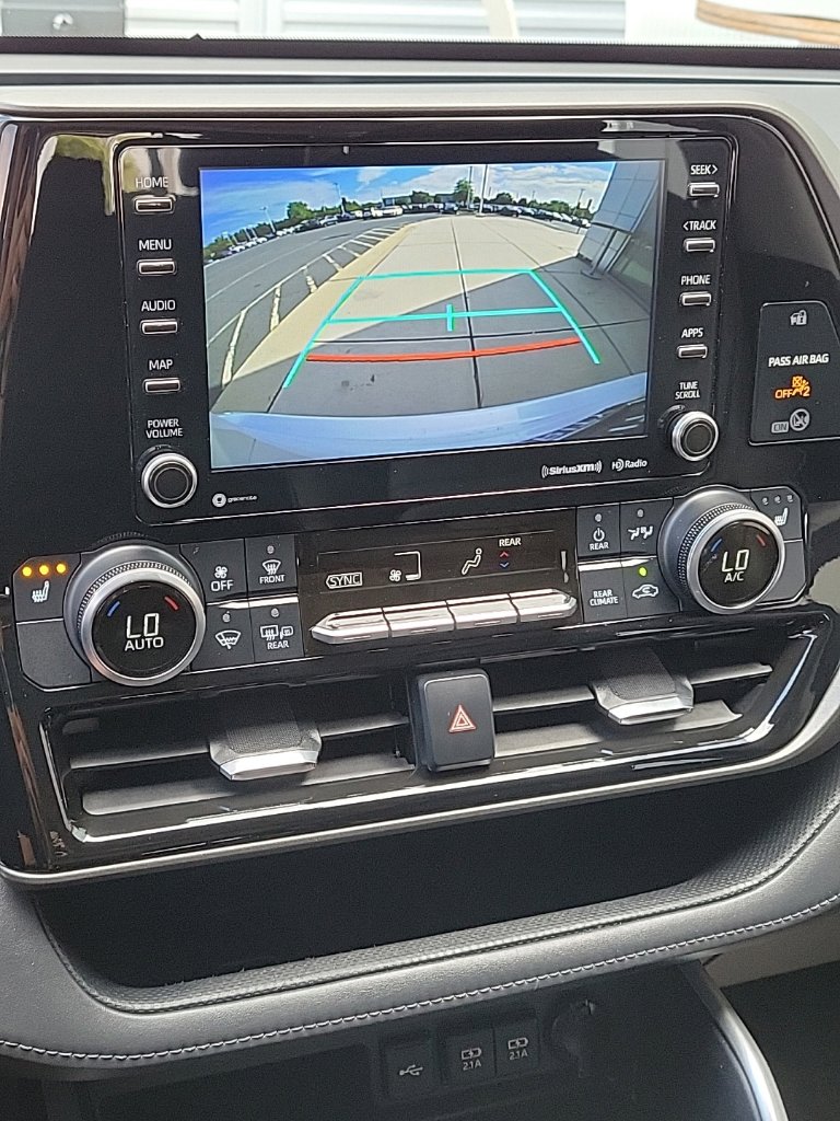 Thumbnail: 2021 Toyota Highlander - 34