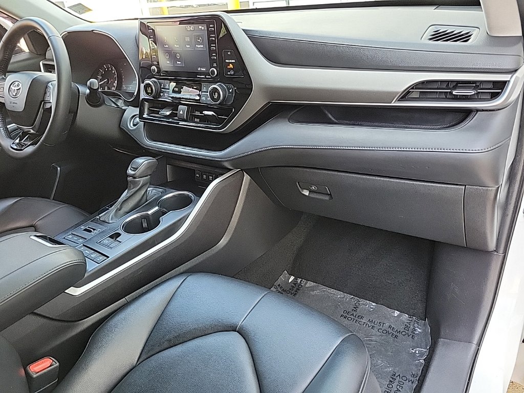 Thumbnail: 2021 Toyota Highlander - 2