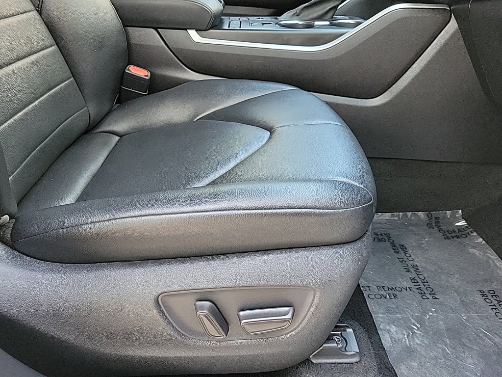 Thumbnail: 2021 Toyota Highlander - 21