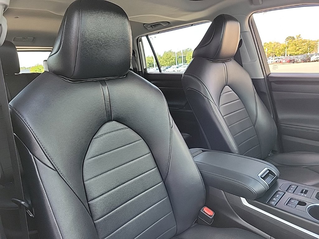 Thumbnail: 2021 Toyota Highlander - 9