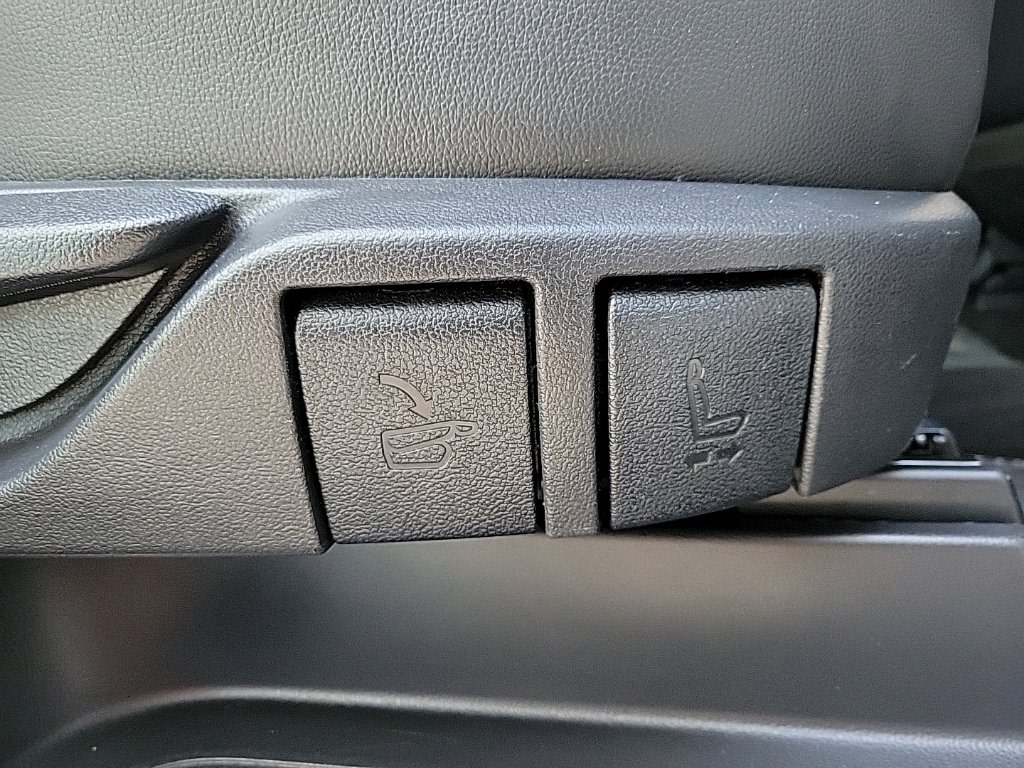 Thumbnail: 2021 Toyota Highlander - 22