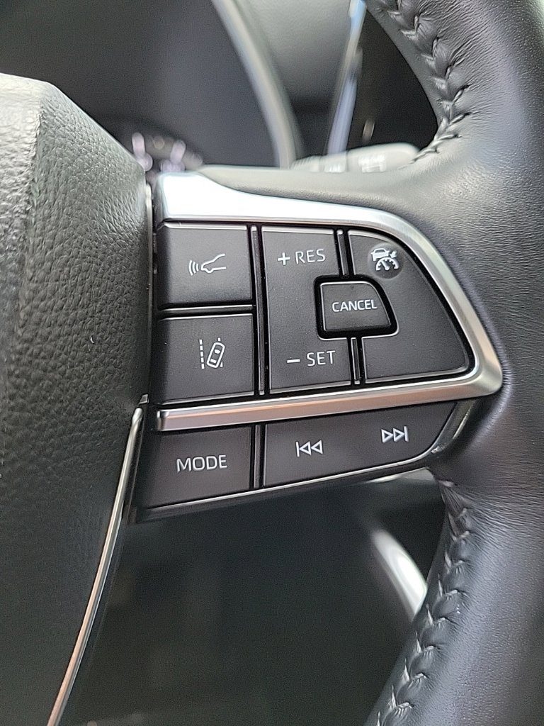 Thumbnail: 2021 Toyota Highlander - 36