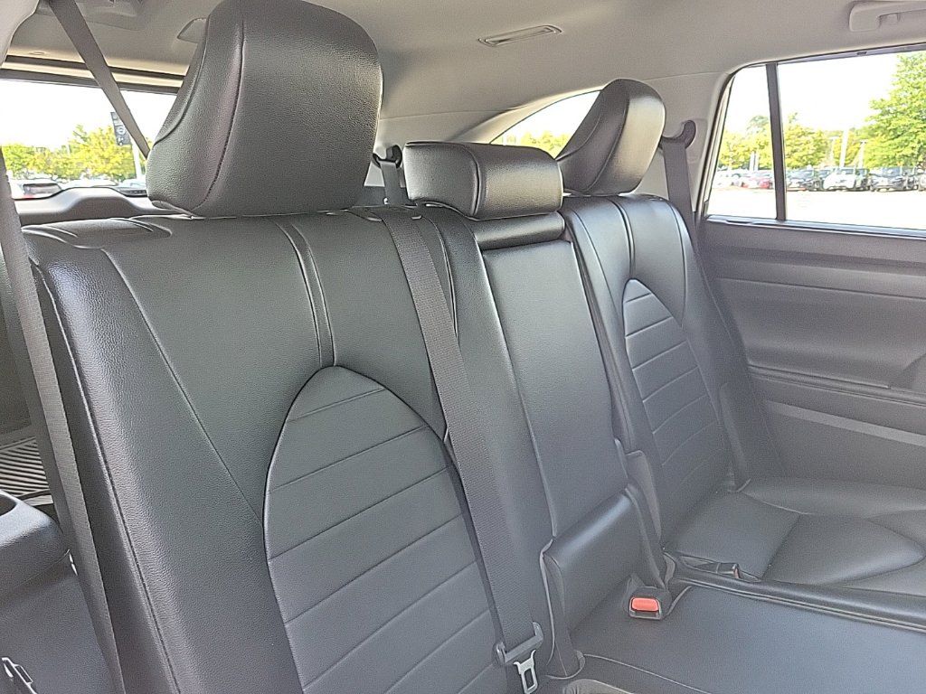 Thumbnail: 2021 Toyota Highlander - 11