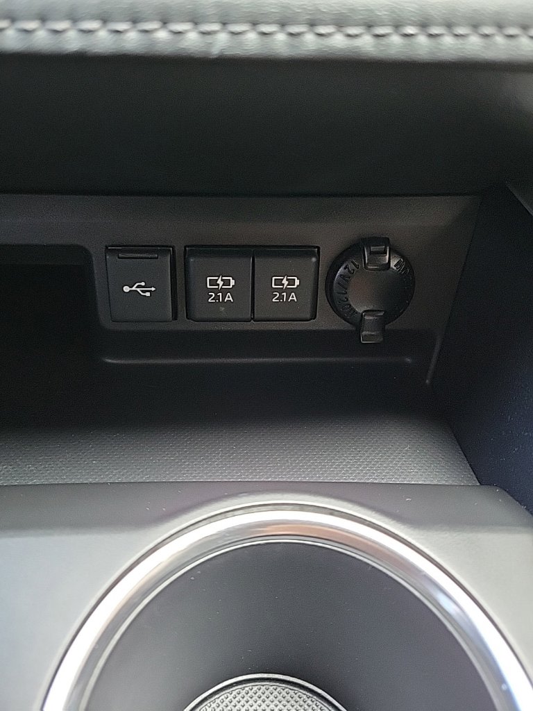 Thumbnail: 2021 Toyota Highlander - 32