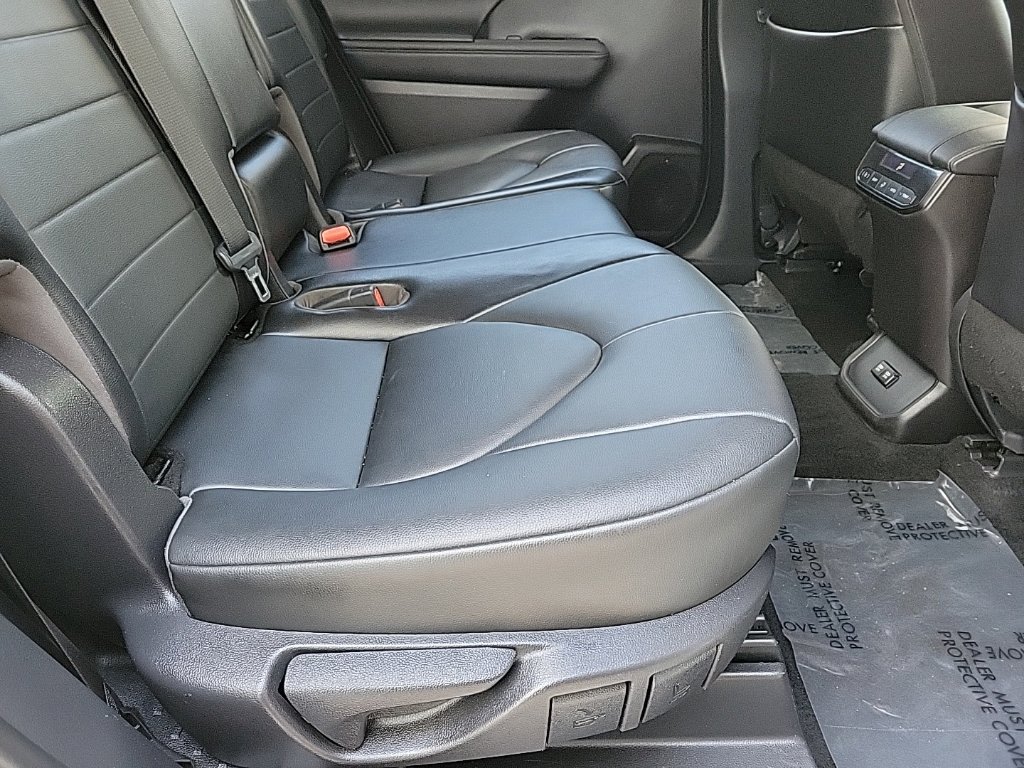 Thumbnail: 2021 Toyota Highlander - 10