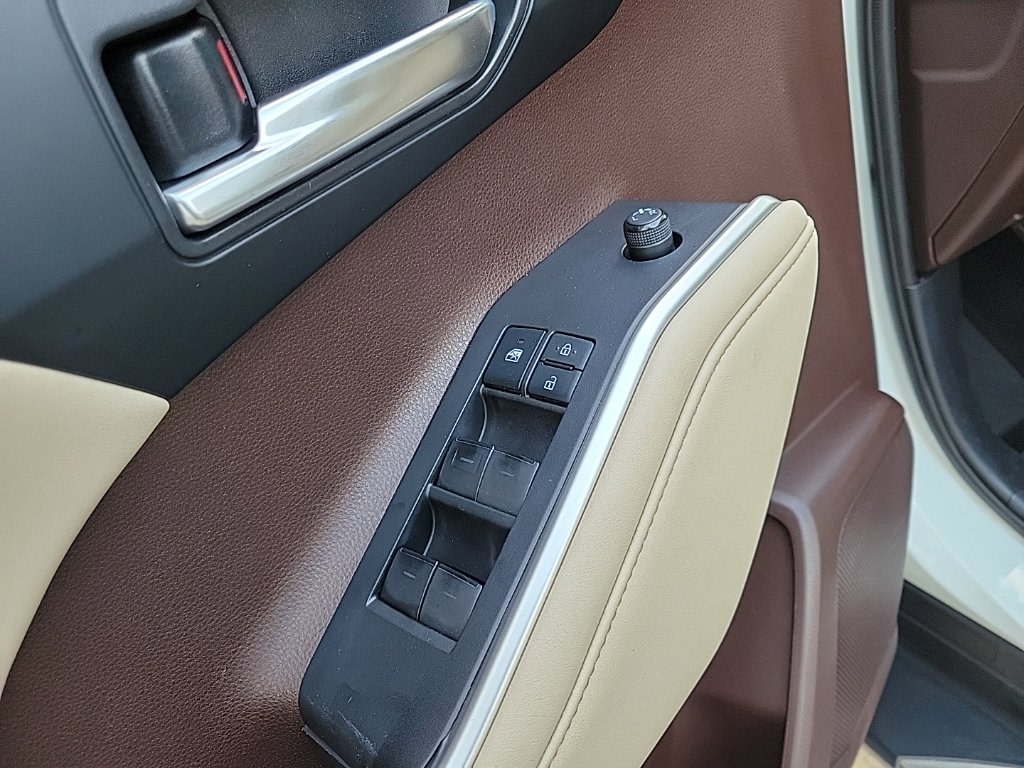 Thumbnail: 2021 Toyota Highlander - 30