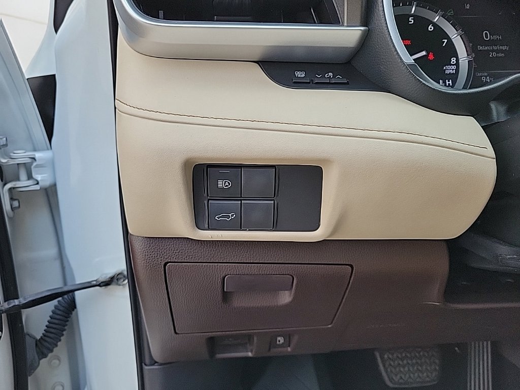 Thumbnail: 2021 Toyota Highlander - 31