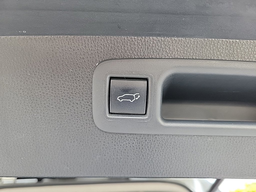 Thumbnail: 2021 Toyota Highlander - 24