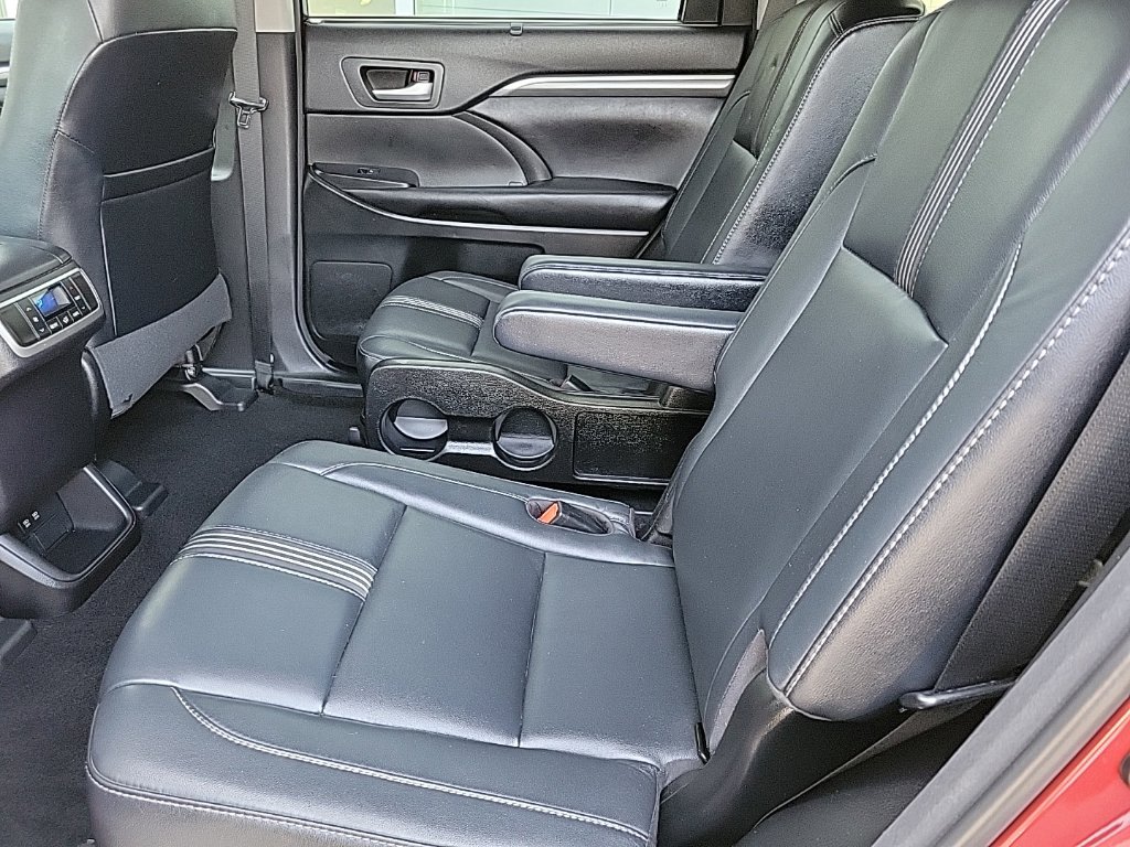 Thumbnail: 2017 Toyota Highlander - 11