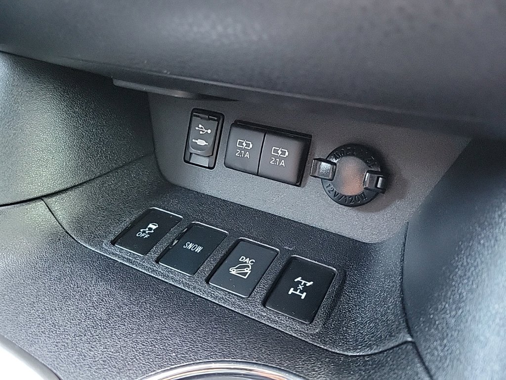 Thumbnail: 2017 Toyota Highlander - 29