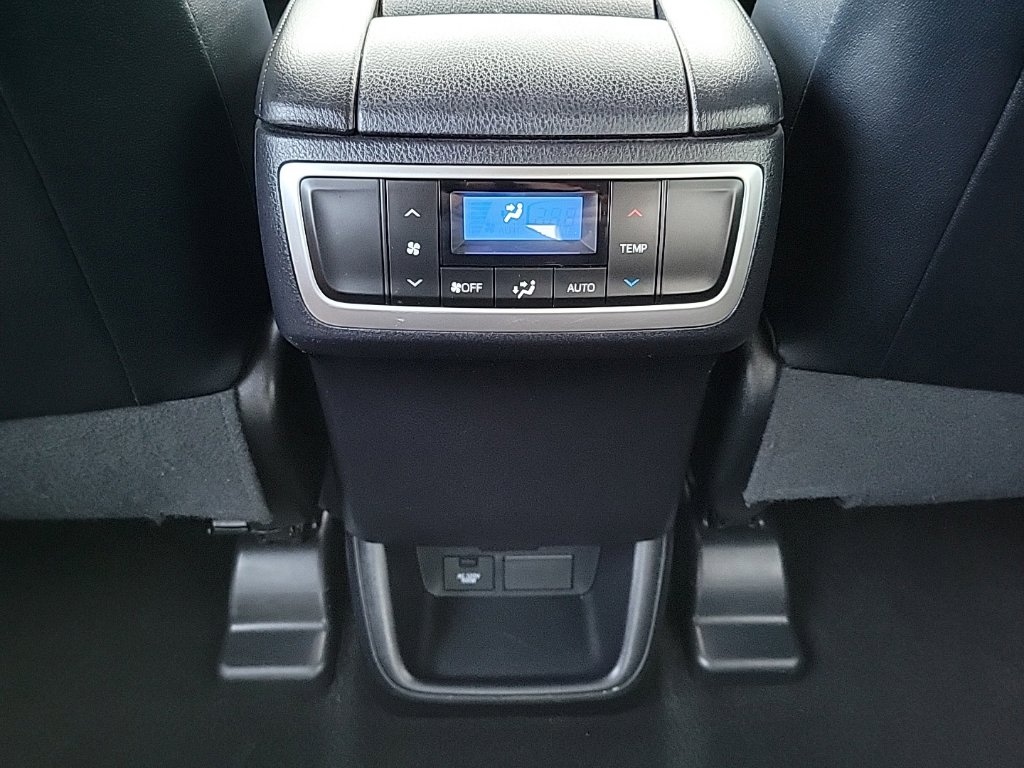 Thumbnail: 2017 Toyota Highlander - 26