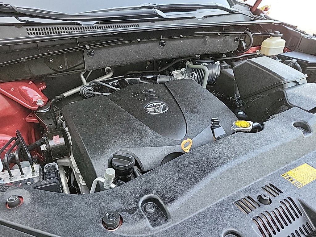 Thumbnail: 2017 Toyota Highlander - 8