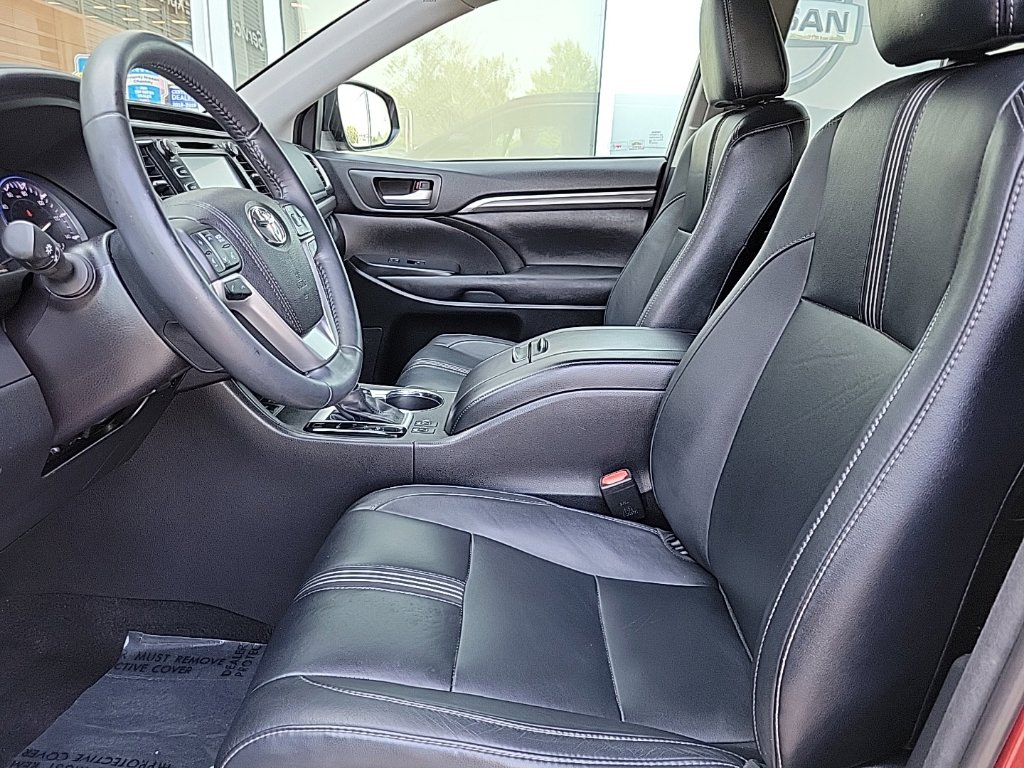Thumbnail: 2017 Toyota Highlander - 10