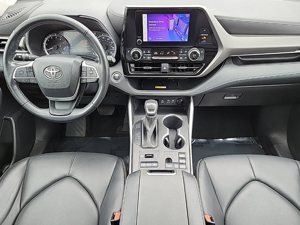 Thumbnail: 2023 Toyota Highlander - 2